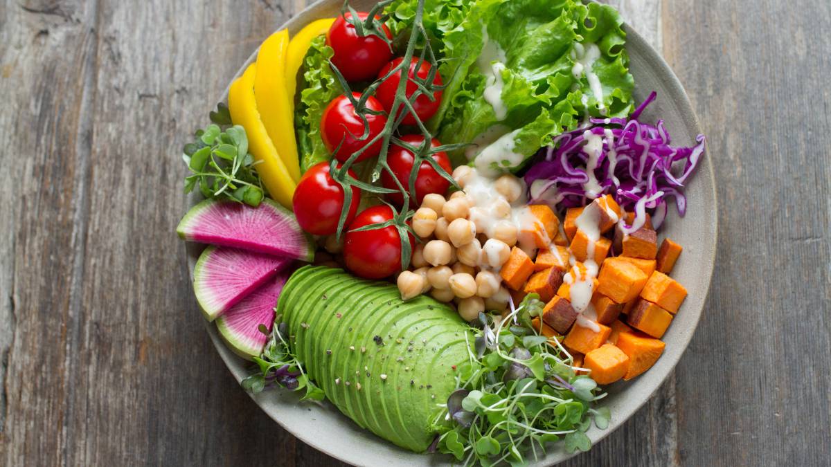Anti-Inflammatory Diet Plan for Lipedema: Foods, Strategies, and Practical Tips